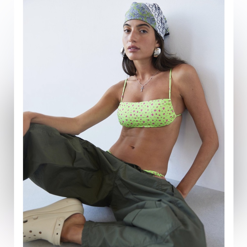 💗NWT!!💗Out From Under Cherry Printed Bikini Top